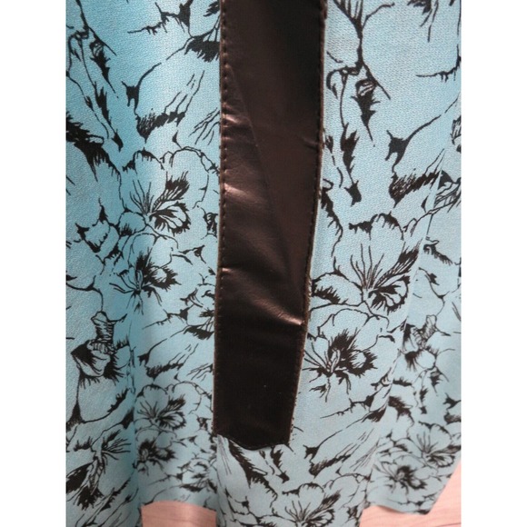 Vintage Warell Blue & Black Floral Dress with Belt Size 14 P Pleated Top - Picture 9 of 11